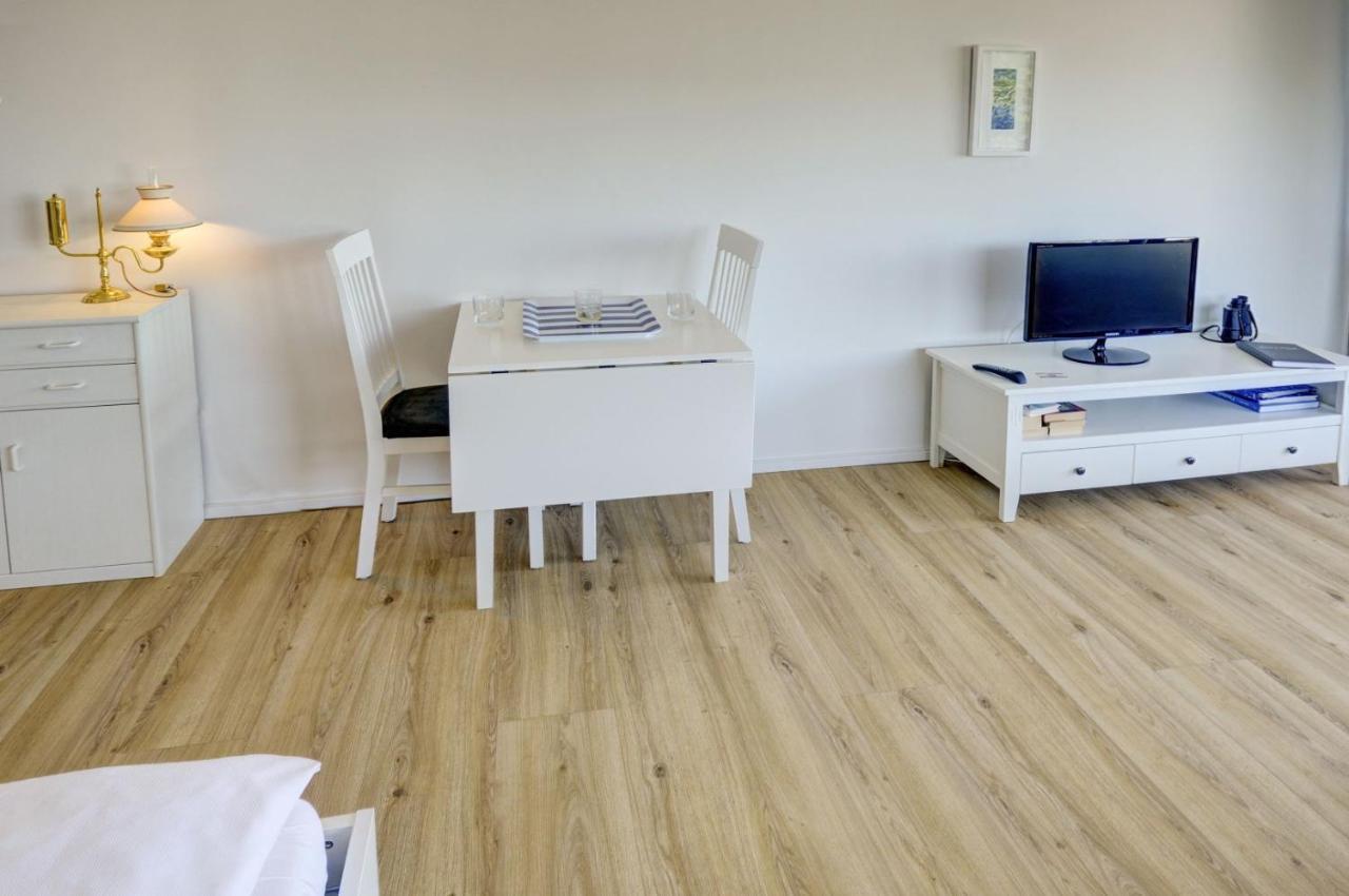 Fewo1846 Intermar - Strandbude - Studioapartment Mit Balkon Und Meerblick Gluecksburg Luaran gambar