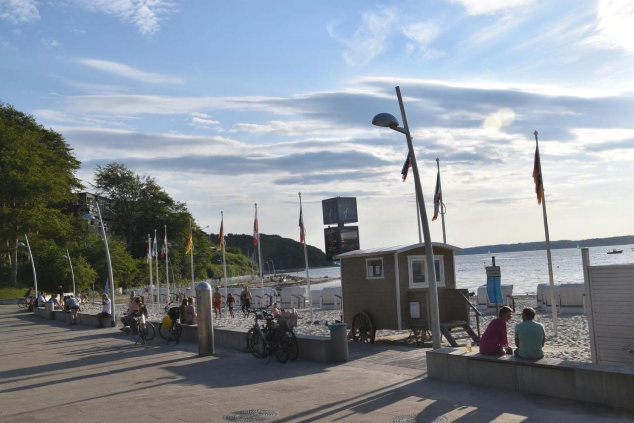 Fewo1846 Intermar - Strandbude - Studioapartment Mit Balkon Und Meerblick Gluecksburg Luaran gambar